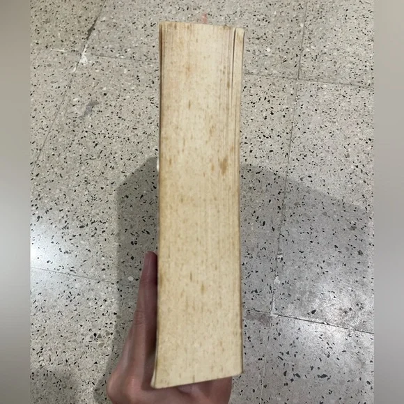 Beautiful Creatures Book - Picture 4 of 6